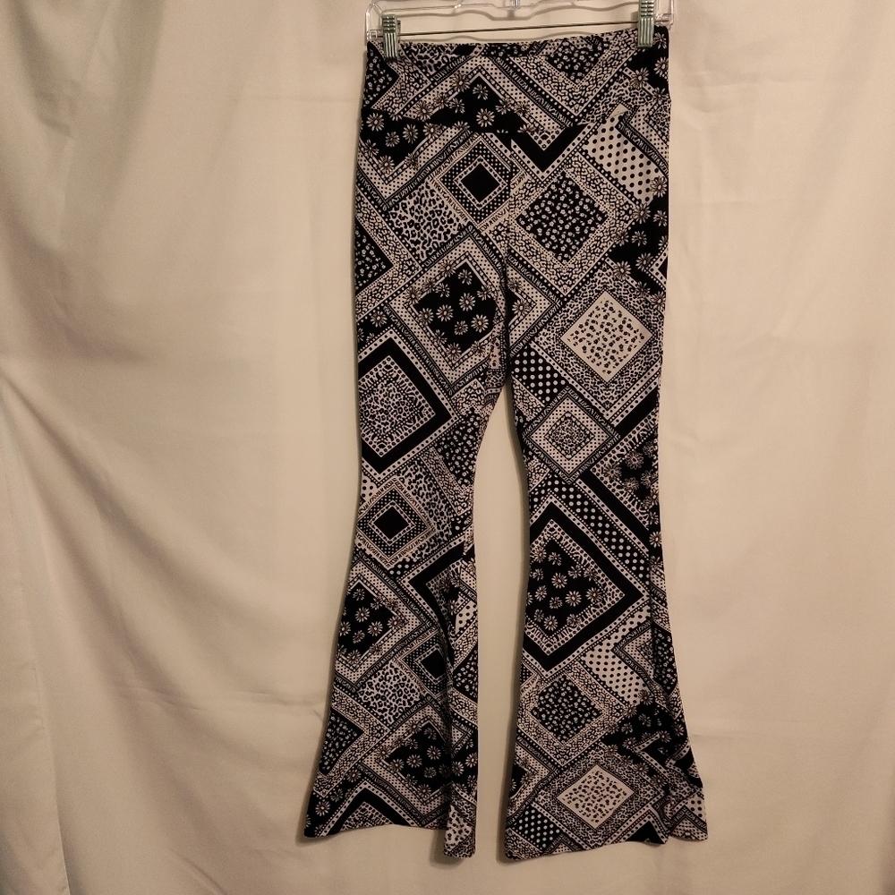 No Boundaries women's leggings wide legs size large